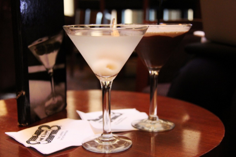 boite-nuit-LEVENS-min_martini_bar_lychee_chocolate_alcohol_liquor_happy_hour_happy-910161